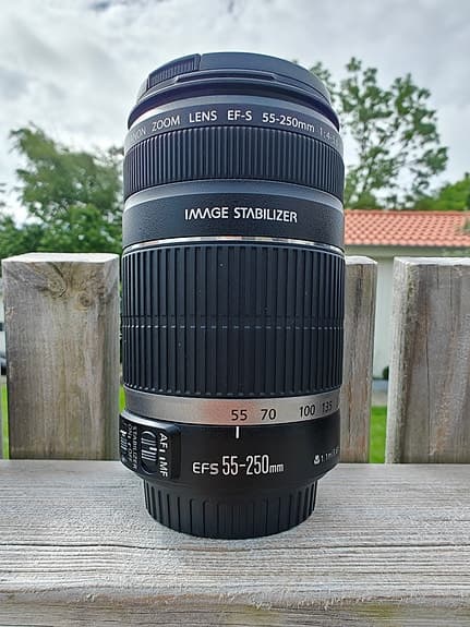 Canon EFS 18-55mm & 55-250mm zoomobjektiv och motljusskydd