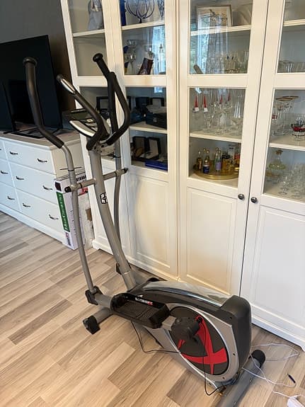 Crosstrainer silver/svart med display