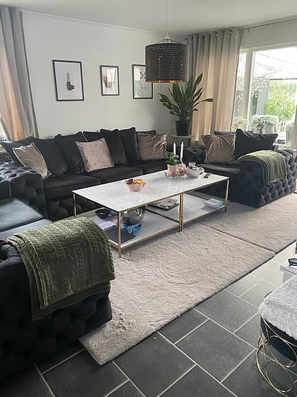 Djursholm soffgrupp typ Chesterfield i svart sammet