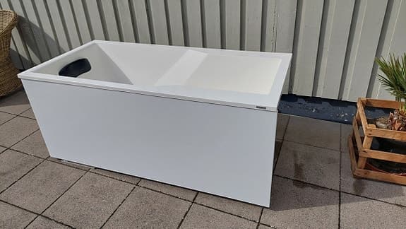 Svedbergs badkar 160x75 med frontskiva vitt