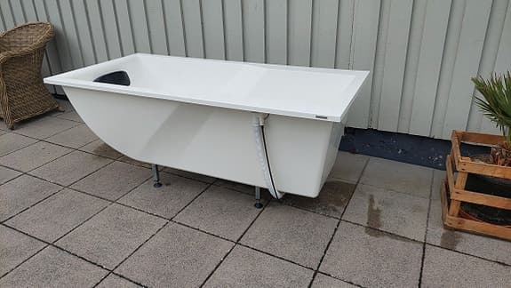 Svedbergs badkar 160x75 med frontskiva vitt
