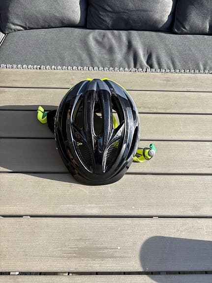 Occano cykelhjälm svart/gul barn/ungdom