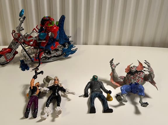 Spider-Man figur lot med motorcykel, Black Cat och skurkar – Marvel