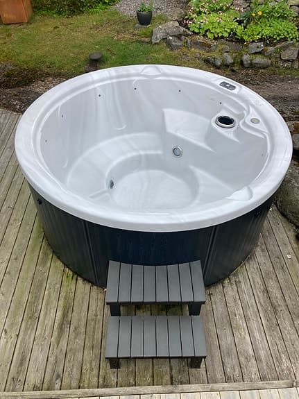 Runt utespa bubbelpool grå