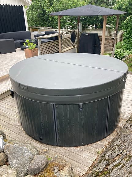 Runt utespa bubbelpool grå