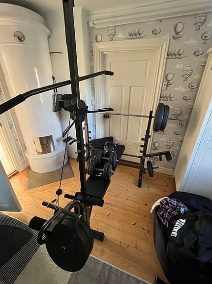Träningsbänk bänkpress benchpress 4 in 1 skivstång, hantlar och 100kg i vikter