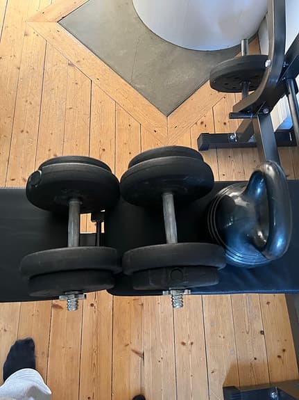 Träningsbänk bänkpress benchpress 4 in 1 skivstång, hantlar och 100kg i vikter