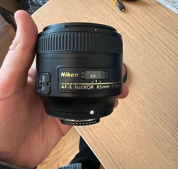Nikon D750 kamera med AF-S Nikkor 85mm 1.8G objektiv