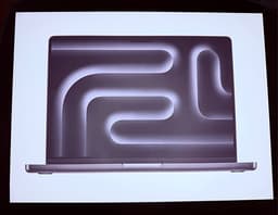 Apple MacBook Pro 14-inch (M5) - HELT NY OÖPPNAD med kvitto