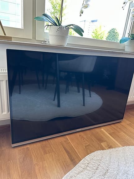 Philips 42tum tv med väggfäste