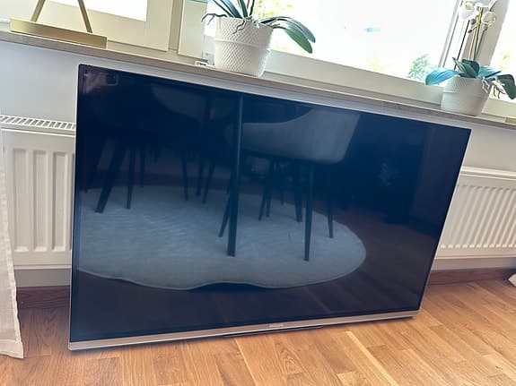 Philips 42tum tv med väggfäste