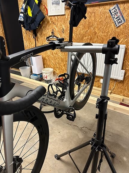 Landsvägscykel med elektroniska växlar och wattmätare-nypris 60 000kr