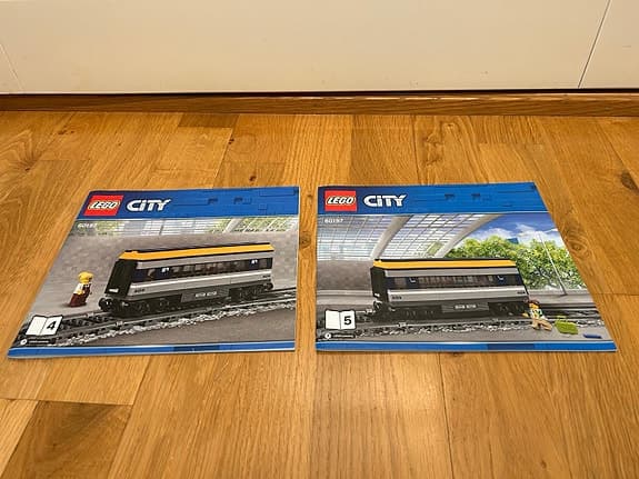 LEGO City tåg med vagnar och räls #60197