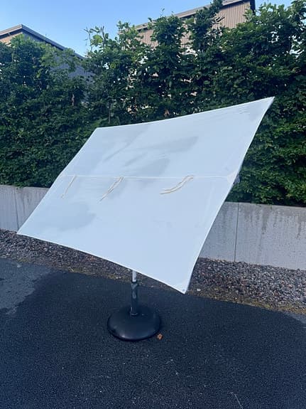 Rektangulär parasoll / solskärm på fot