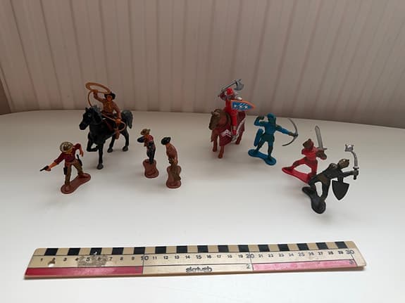 Western riddare figurlot med hästar – cowboys och medeltid