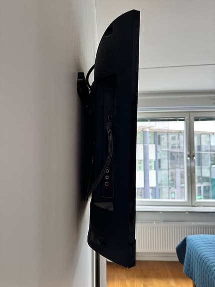 Sony Bravia 32” TV – KDL-32BX300 väggmonterad