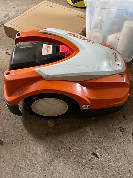 Stihl iMow robotgräsklippare orange/vit