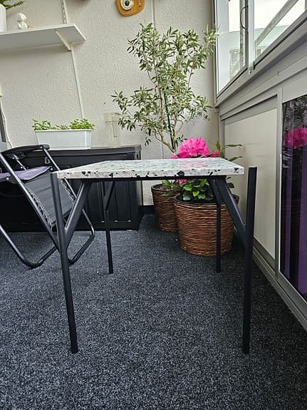 RGE sidobord terrazzo skiva svart ställning