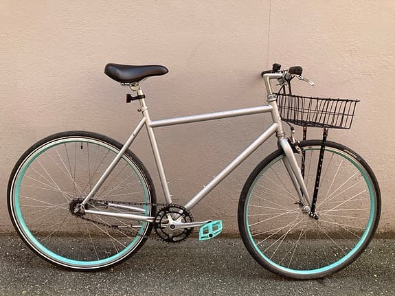 Tvåväxlad stadscykel med singlespeed look 28”