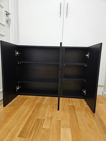 Spegelskåp med hyllor