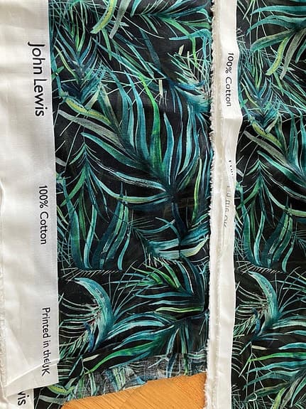 John Lewis tyg/textil mönstrat i grönt, tryck med palmer, växter