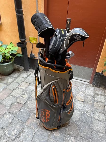 Vänster golfset med OGIO Aqua Tech golfbag