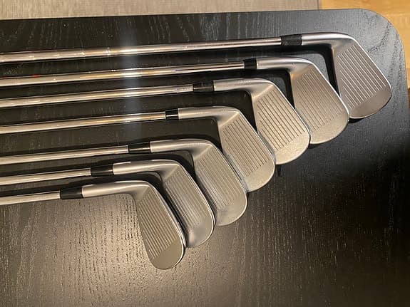 Mizuno JPX 900 Forged järnset 4–PW X-stiff N.S Pro Modus Tour 3 125 skaft