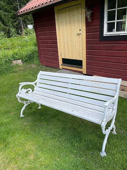 Tuve Sweden vit trädgårdsbänk i gjutjärn