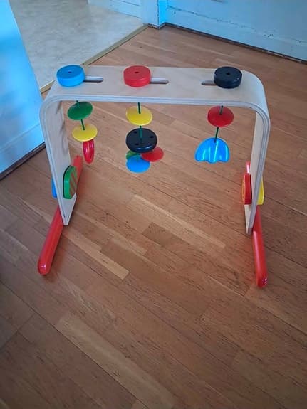 IKEA babygym i trä.