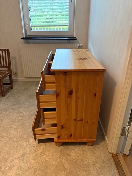 Träbyrå