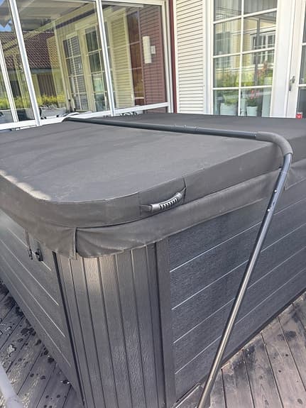 Viskan Spa utomhusspabad svart med lock