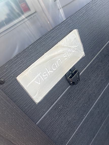 Viskan Spa utomhusspabad svart med lock