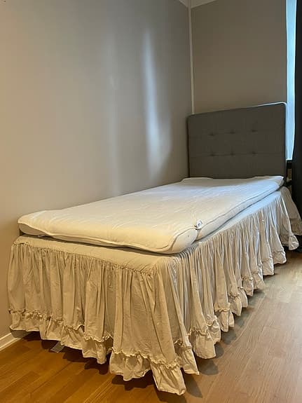 IKEA-säng + tillbehör - nyinköpt augusti 2024