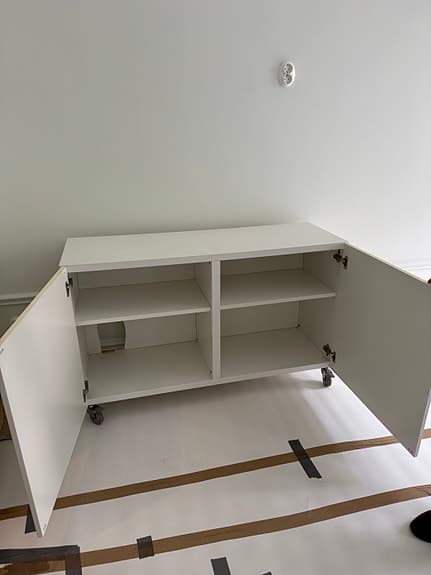 IKEA BESTÅ skåp/byrå vit 120 cm – mycket fint skick