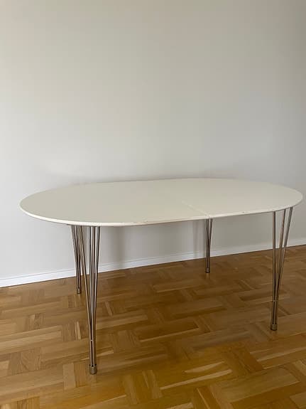 Matbord med iläggskivor