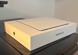Oöppnad MacBook Air 13 M5 16/512GB (Midnight)