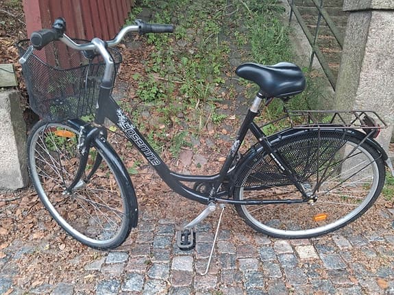 Damcykel,  3 vxl, mkt bekväm, allt fungerar!!