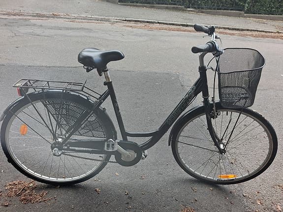 Damcykel,  3 vxl, mkt bekväm, allt fungerar!!