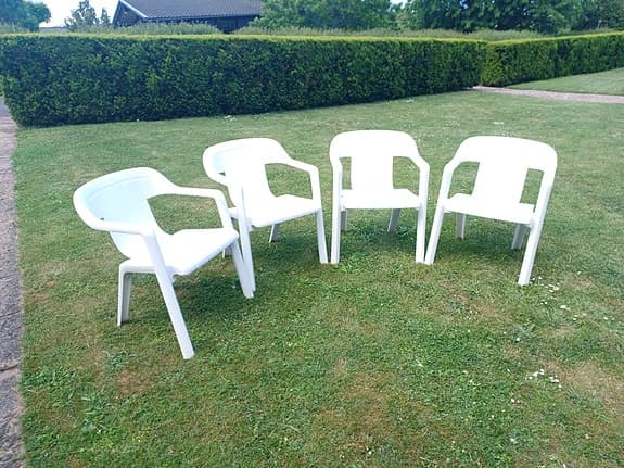 Trädgårdsstolar vita i plast