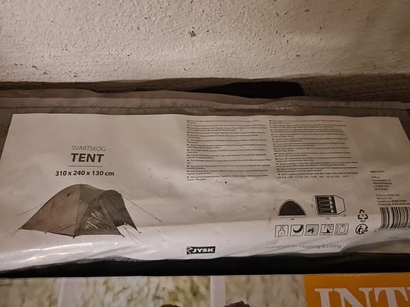 Jysk tält 310 x 240 x 130 cm + Intex dubbelluftmadrass
