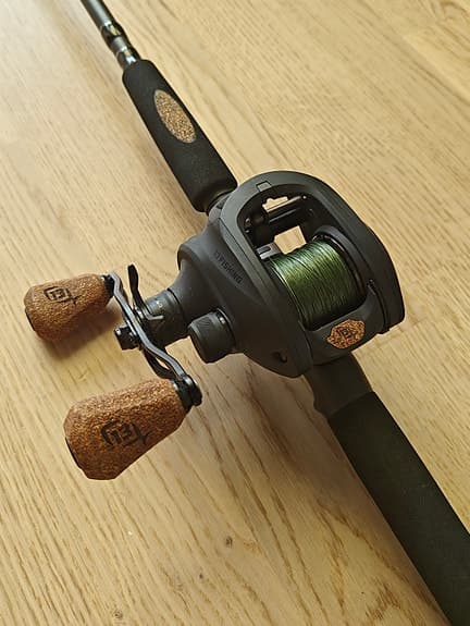 13 Fishing Concept A haspelrulle med spö 8'3" Powercast XXH