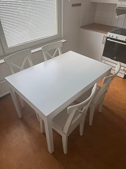 IKEA Ekedalen 120-180 med 4 stolar (Ingolf)