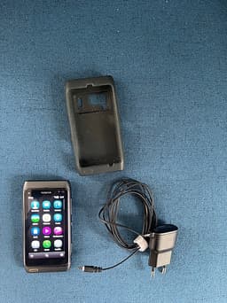 Nokia N8