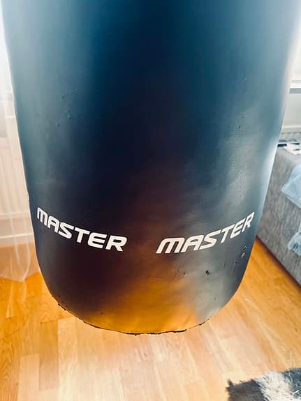 Boxningssäck MASTER – komplett med takfäste och kedjor