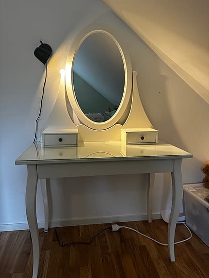 Hemnes skrivbord