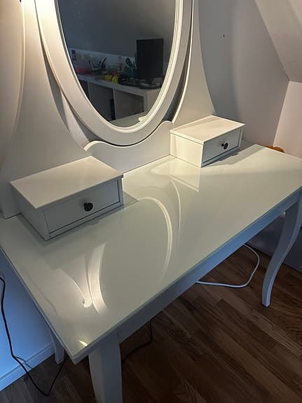 Hemnes skrivbord