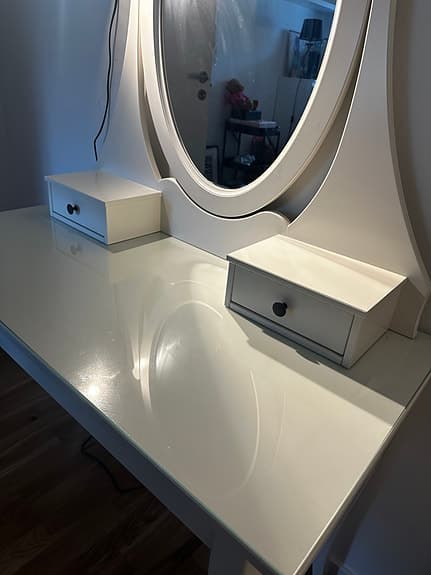 Hemnes skrivbord