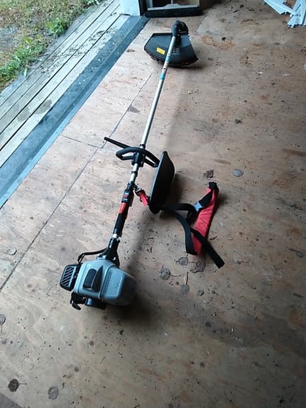 Grästrimmer/röjsåg