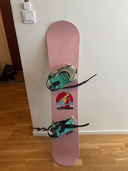 Vintage Burton ”Expired” Snowboard med Burton-bindningar – Retro/Samlarobjekt
