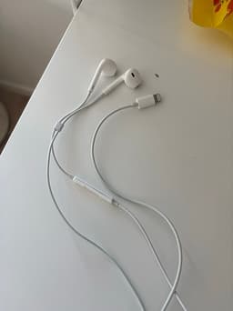 Apple EarPods med Lightning-kontakt